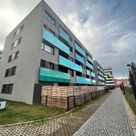 White Pearl Studio With Parking In Holesovice Prag Exteriör bild